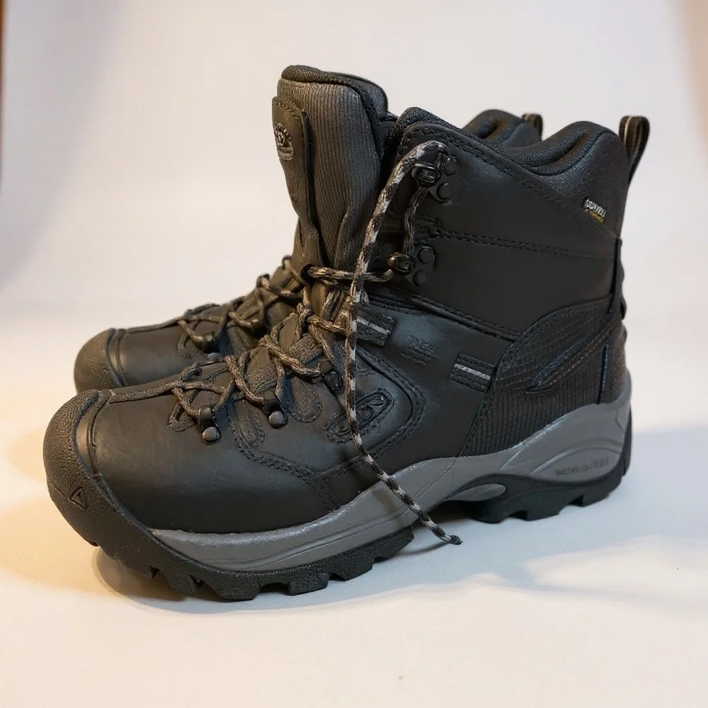 Keen rugged supportive